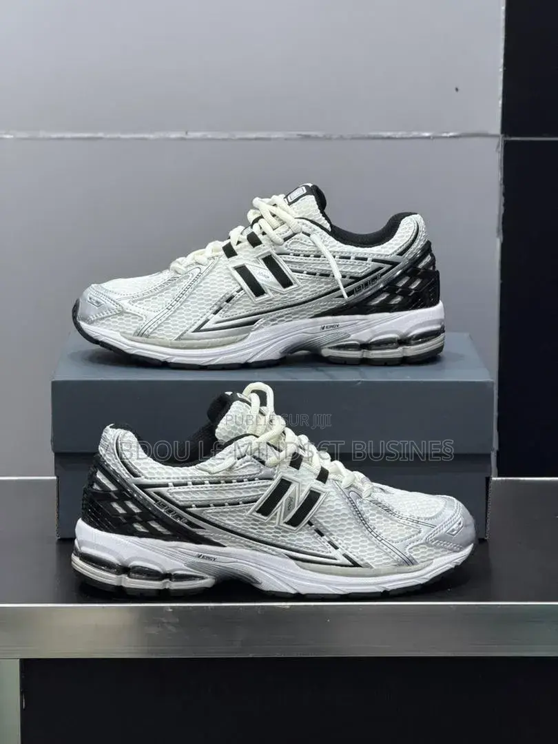New Balance 1906 Noir-Blanc Disponible