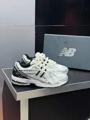 New Balance 1906 Noir-Blanc Disponible