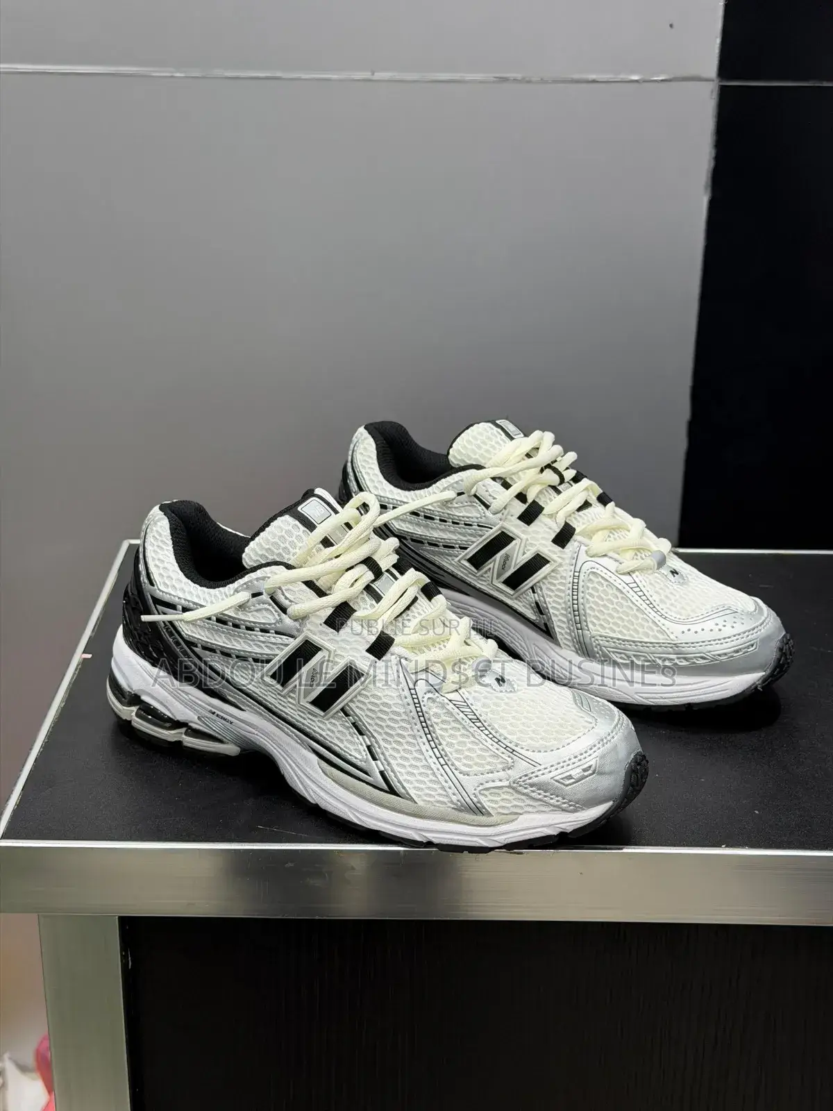 New Balance 1906 Noir-Blanc Disponible