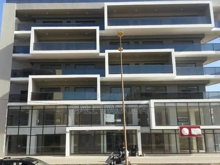 Meublé 1chbre Blocs d'appartements dans Ngor à Vendre