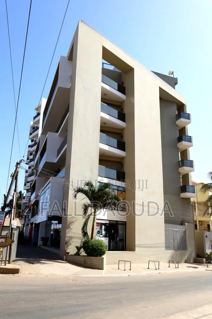 Meublé 1chbre Blocs d'appartements dans Ngor à Vendre