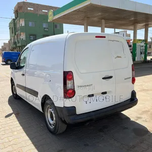 Peugeot Partenaire 2017 Blanc