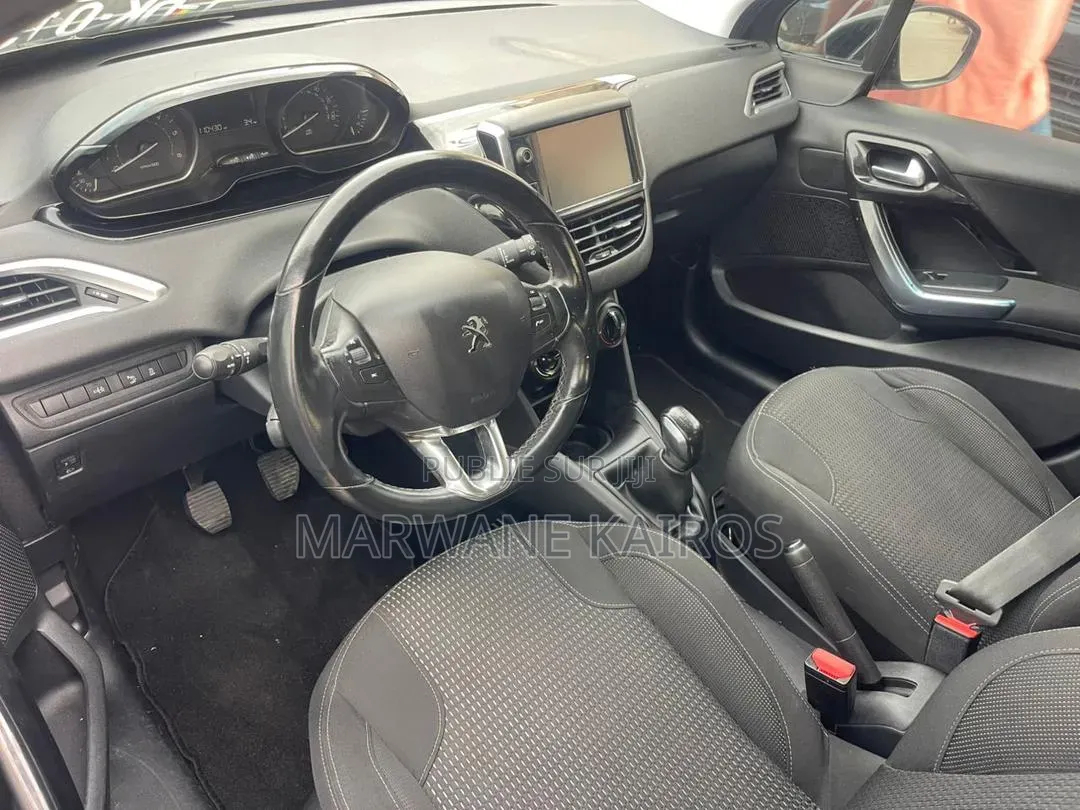 Peugeot 208 2016 Gris