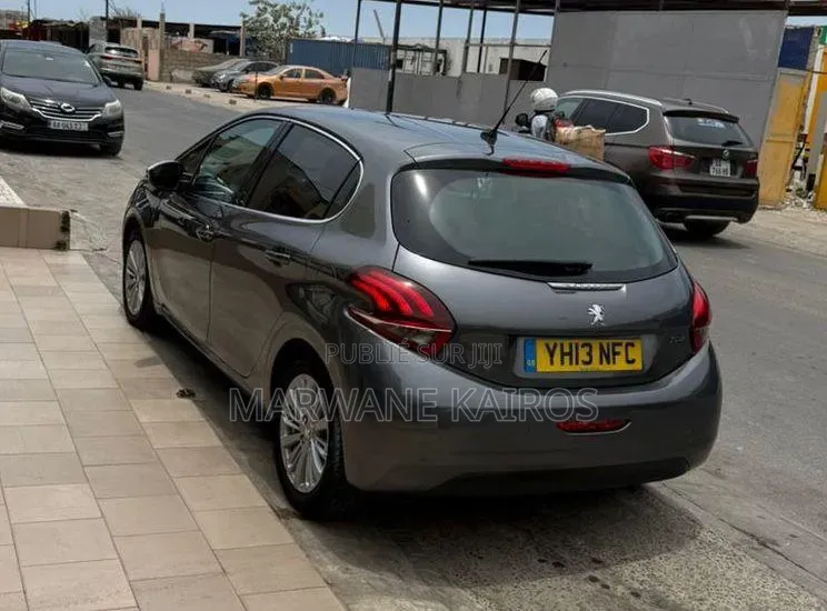 Peugeot 208 2016 Gris