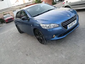 Peugeot 301 2015 Bleu
