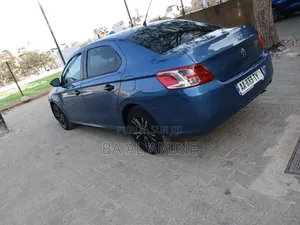 Peugeot 301 2015 Bleu