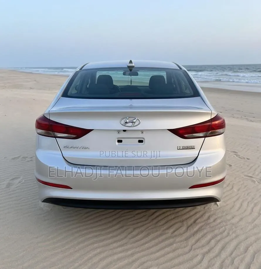 Hyundai Elantra 2018 Gris