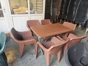Ensemble Table À Manger en Plastique