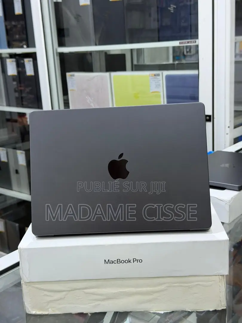 Nouveau Apple MacBook Pro 2023 M3 Pro 14-inch 18GB Apple M3 Pro 512GB