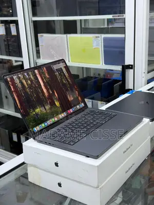 Nouveau Apple MacBook Pro 2023 M3 Pro 14-inch 18GB Apple M3 Pro 512GB