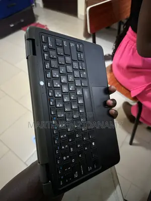 Ordinateur portable Dell Latitude 3189 8GB Intel Core i5 HDD 128GB