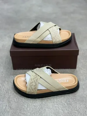 Shoes Sandal Fendi Beige Disponible