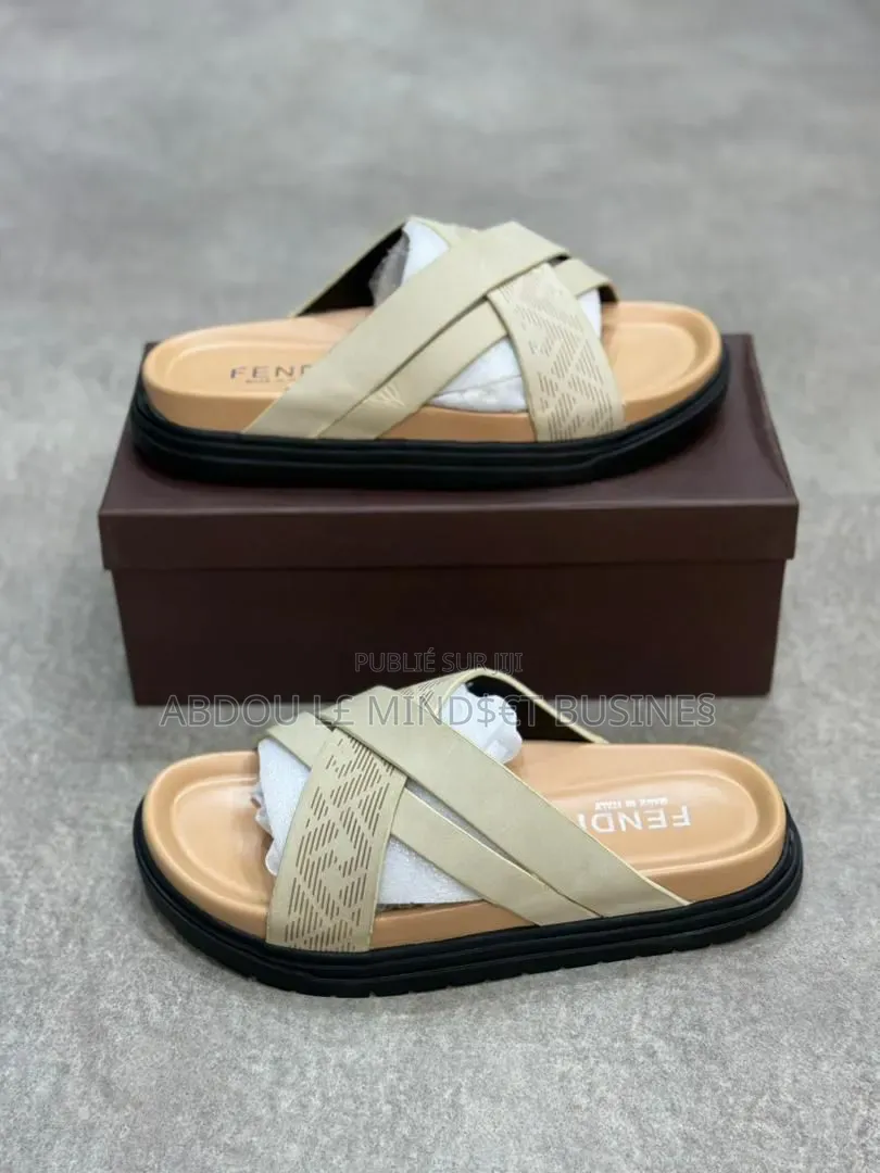 Shoes Sandal Fendi Beige Disponible