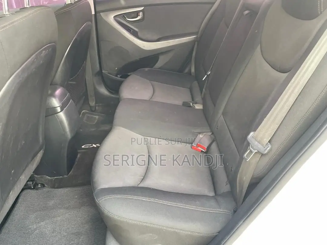 Hyundai Avante 2015 Blanc