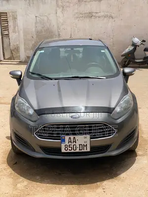 Ford Fiesta SE 4dr Sedan (1.6L 4cyl 5M) 2014 Gris
