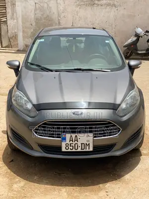Ford Fiesta SE 4dr Sedan (1.6L 4cyl 5M) 2014 Gris