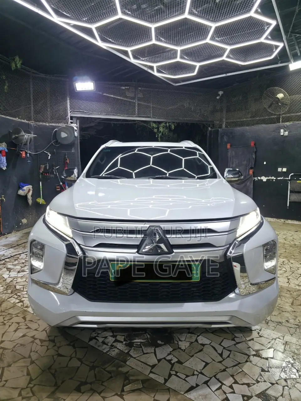 Mitsubishi Montero Sport 2023 Blanc