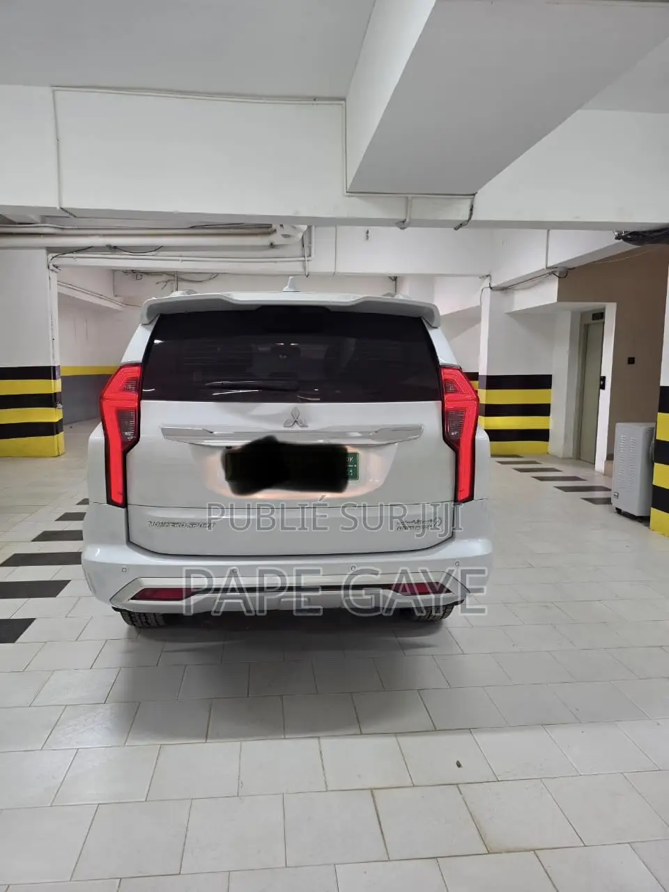 Mitsubishi Montero Sport 2023 Blanc