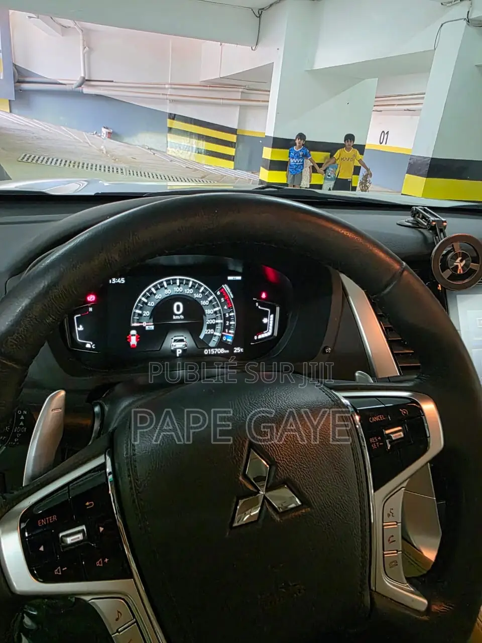 Mitsubishi Montero Sport 2023 Blanc