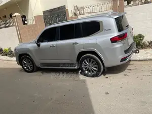 Toyota Land Cruiser Prado 2022 Gris
