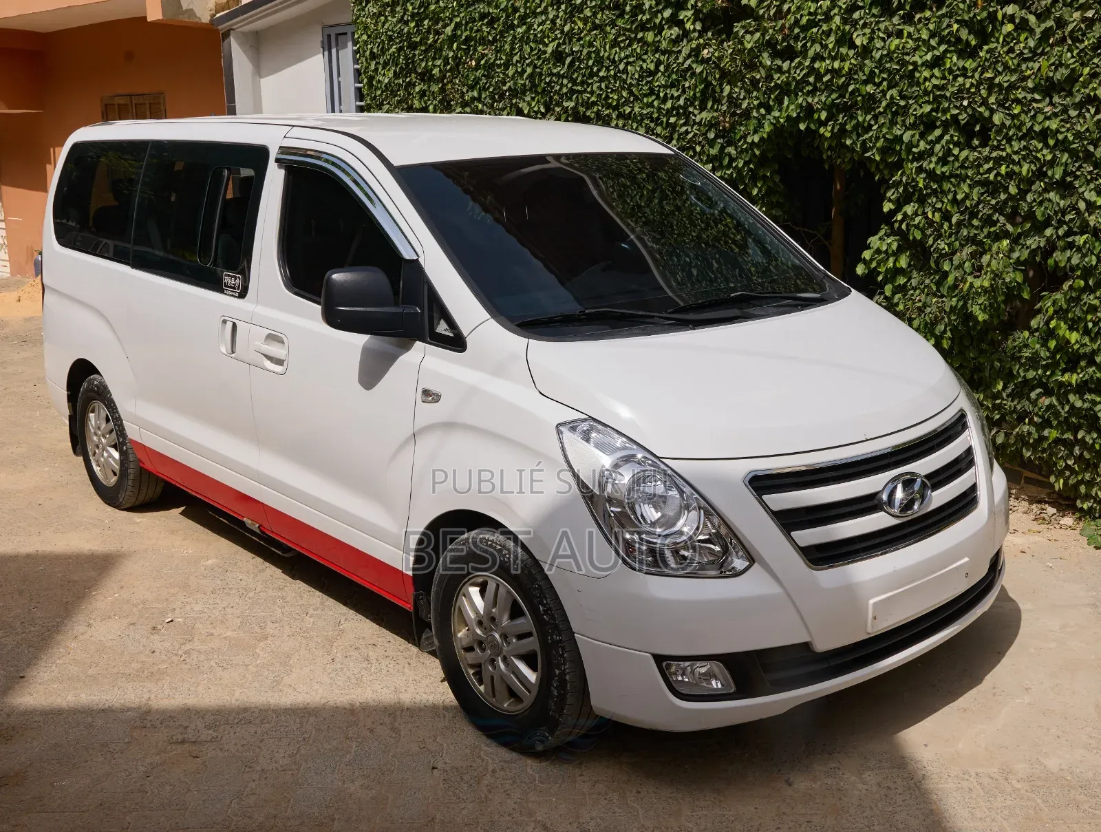 Hyundai Satellite 2017 Blanc