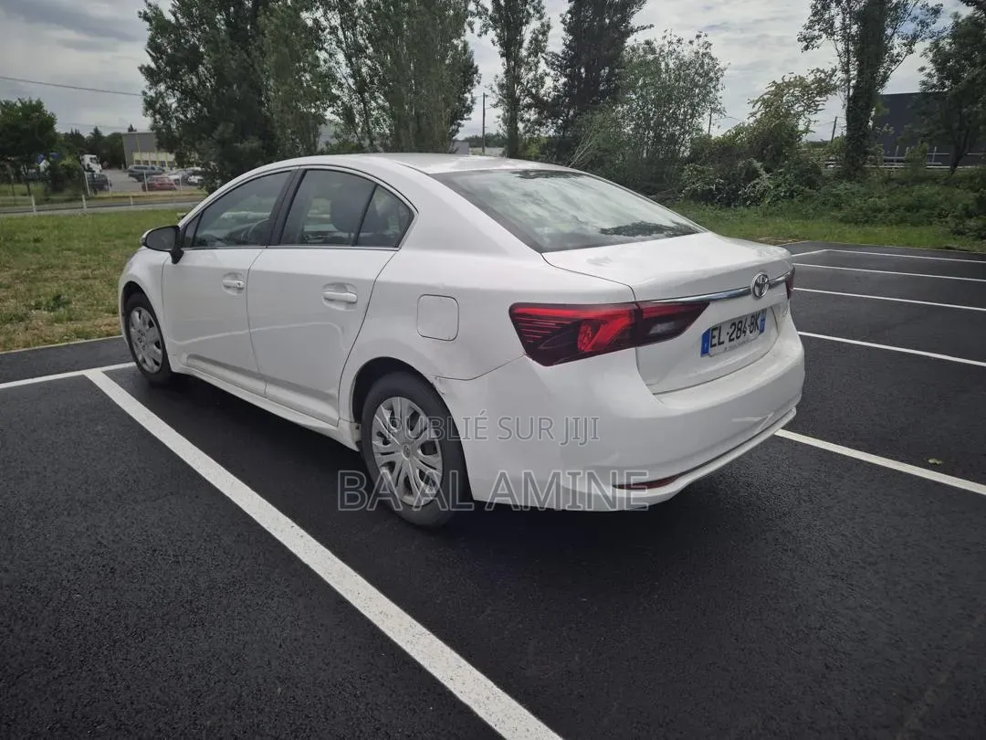 Toyota Avensis 2017 Blanc