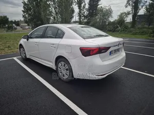 Toyota Avensis 2017 Blanc