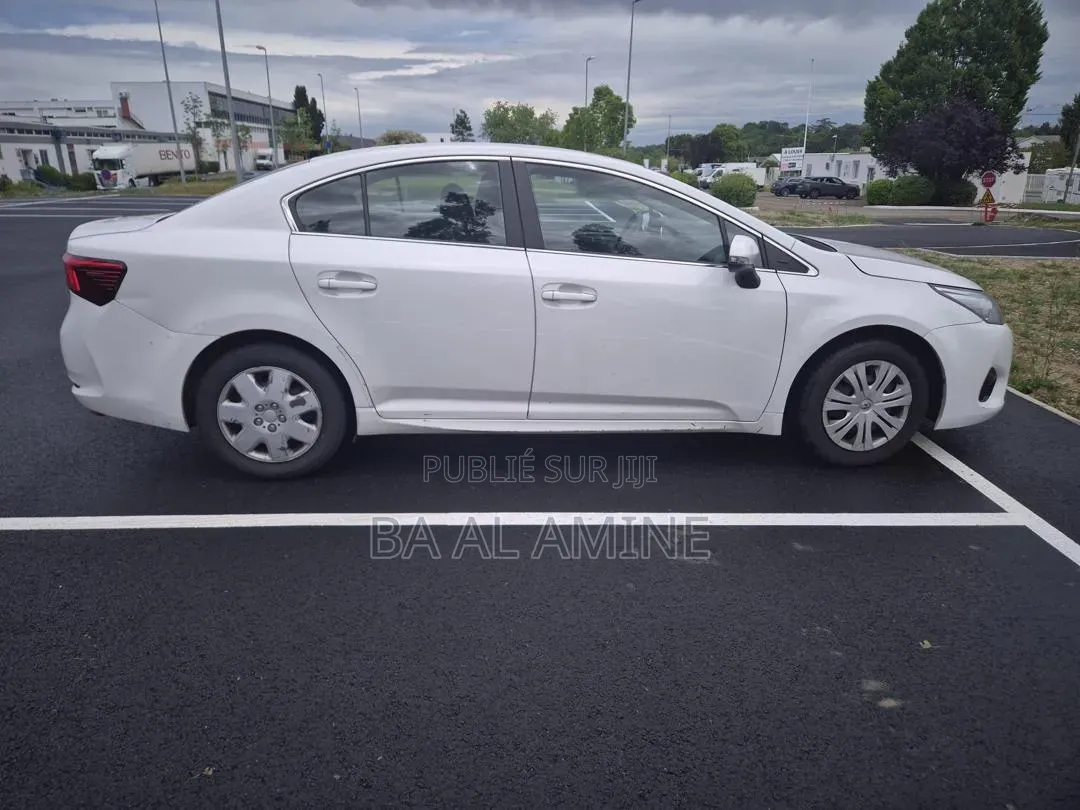 Toyota Avensis 2017 Blanc