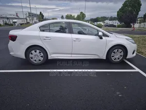 Toyota Avensis 2017 Blanc