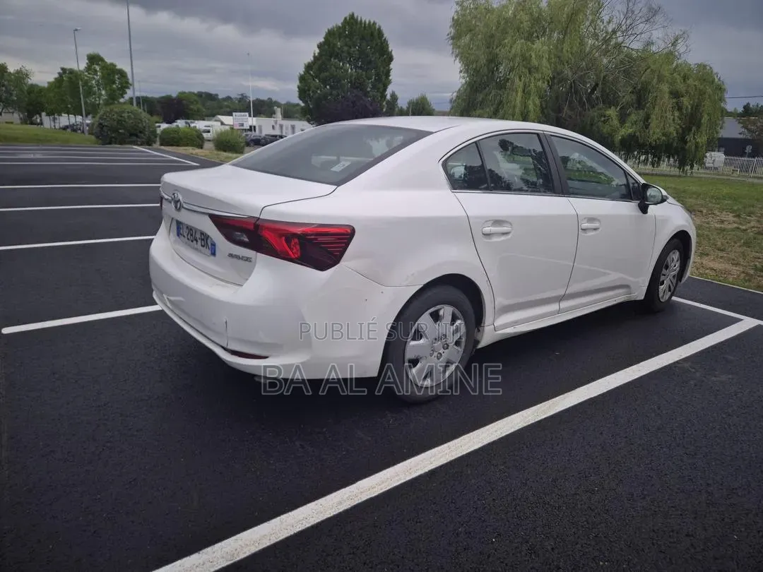 Toyota Avensis 2017 Blanc