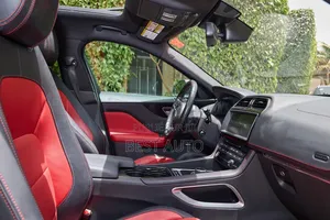 Jaguar F-Pace 2018 Blanc
