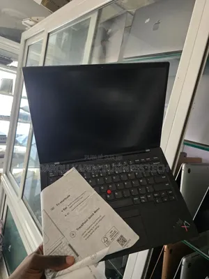 Nouveau Lenovo ThinkPad X1 Carbon Gen11 16GB Intel Core i7 SSD 512GB