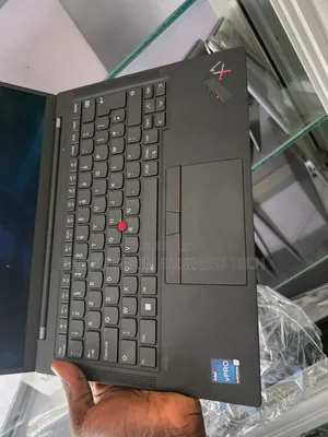 Nouveau Lenovo ThinkPad X1 Carbon Gen11 16GB Intel Core i7 SSD 512GB