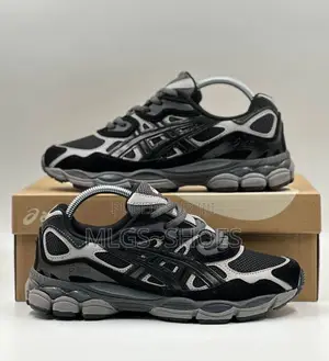 Asics Noir