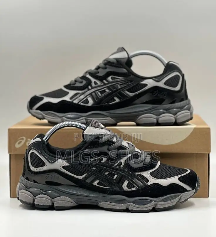 Asics Noir
