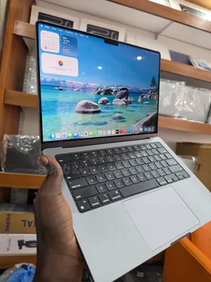 Nouveau Apple MacBook Pro 2023 M2 16GB Apple M2 SSD 512GB
