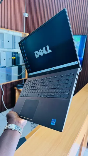 Nouveau Dell Latitude 5401 16GB Intel Core i7 SSD 512GB
