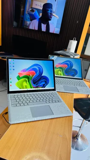 Nouveau Microsoft Surface Laptop 2 8GB Intel Core i5 SSD 256GB
