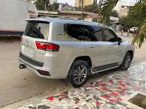 Toyota Land Cruiser Prado 2022 Gris