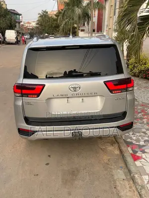 Toyota Land Cruiser Prado 2022 Gris