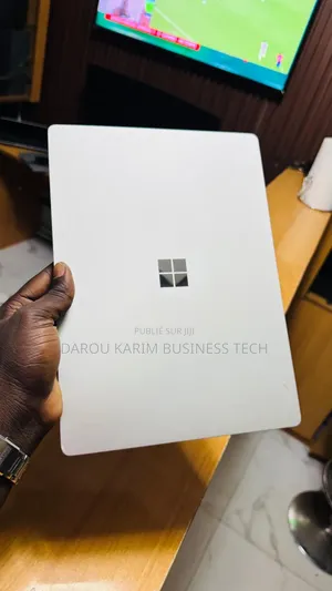 Nouveau Microsoft Surface Laptop 2 16GB Intel Core i7 SSD 512GB