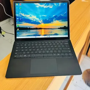 Nouveau Microsoft Surface Laptop 4 8GB Intel Core i5 SSD 256GB