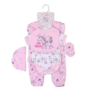 Ensemble Bébé 5 Pièces Confortable Et Élégant