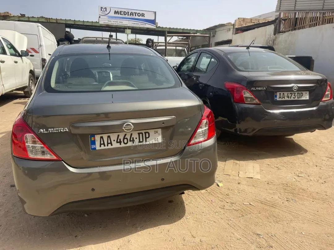 Nissan Almera 2019 Gris