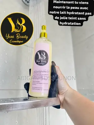 Lait Hydratant À La Vitamine C Et a La Niacinamide