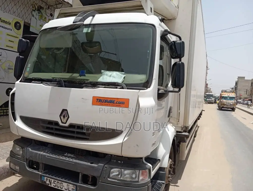 Camion Renault Dix 270 Firigo 16tou Manuel Venant Sous Douaine 2011