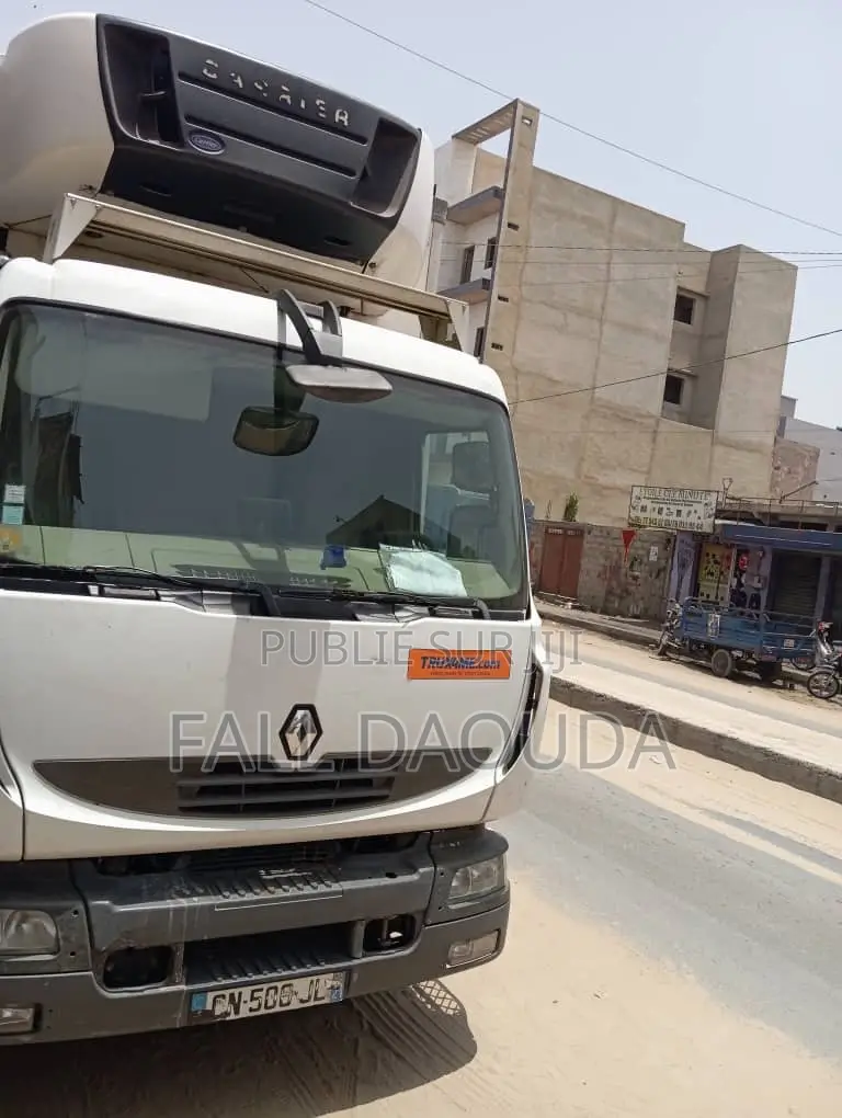 Camion Renault Dix 270 Firigo 16tou Manuel Venant Sous Douaine 2011