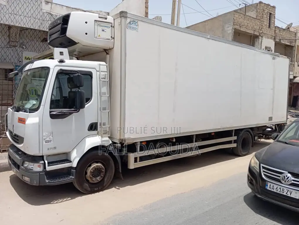 Camion Renault Dix 270 Firigo 16tou Manuel Venant Sous Douaine 2011