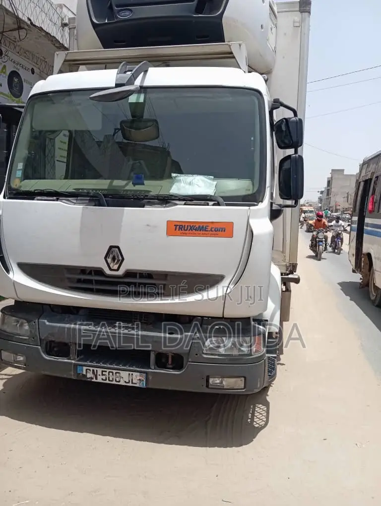 Camion Renault Dix 270 Firigo 16tou Manuel Venant Sous Douaine 2011