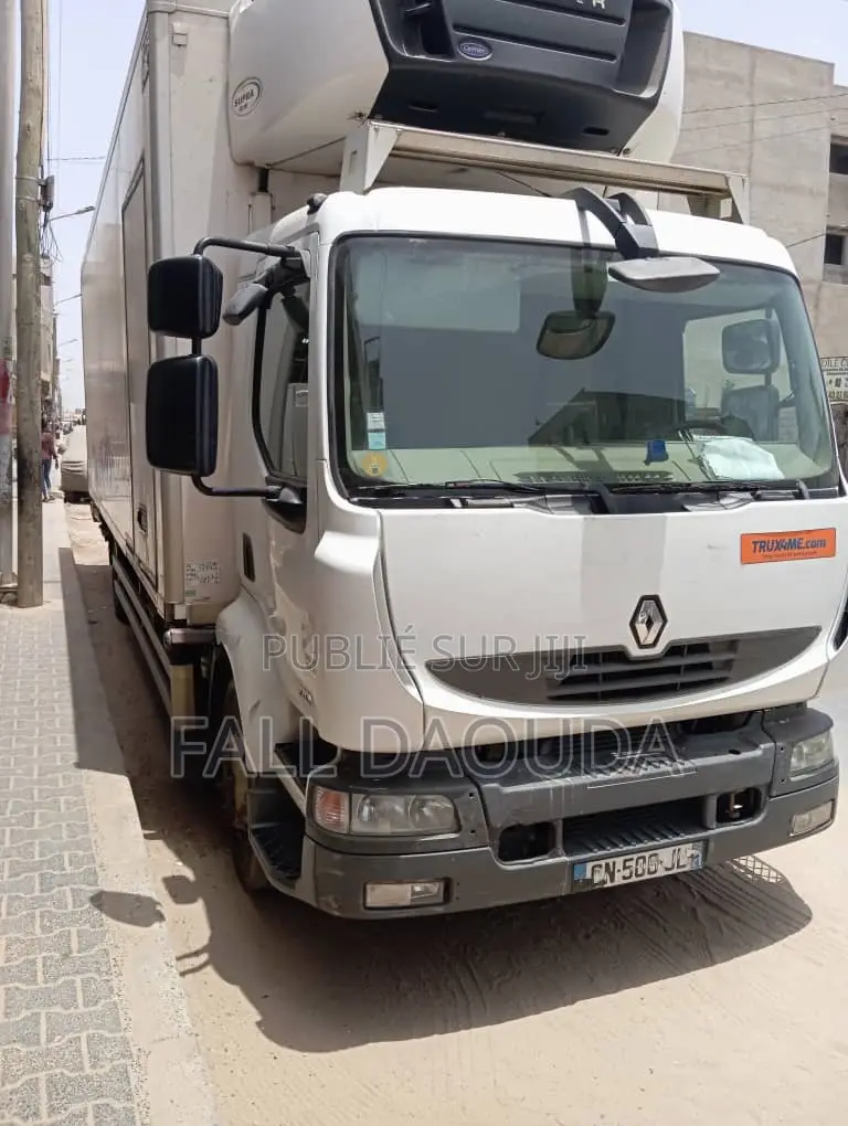 Camion Renault Dix 270 Firigo 16tou Manuel Venant Sous Douaine 2011